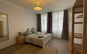 Ferienwohnung * Pension Luisengruen * Magenta Tv Netflix 1Gb/S Internet Wlan/Wifi Waschmaschine